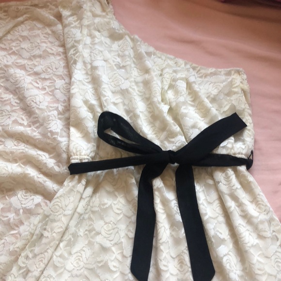 Creme one shoulder dress - Picture 2 of 3